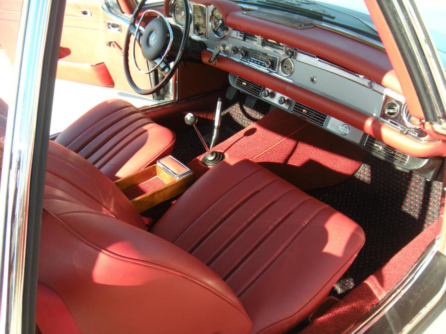 Интерьер Mercedes-Benz 280 SL (W113) 1969 года  (EU) (фото 88 из 141)